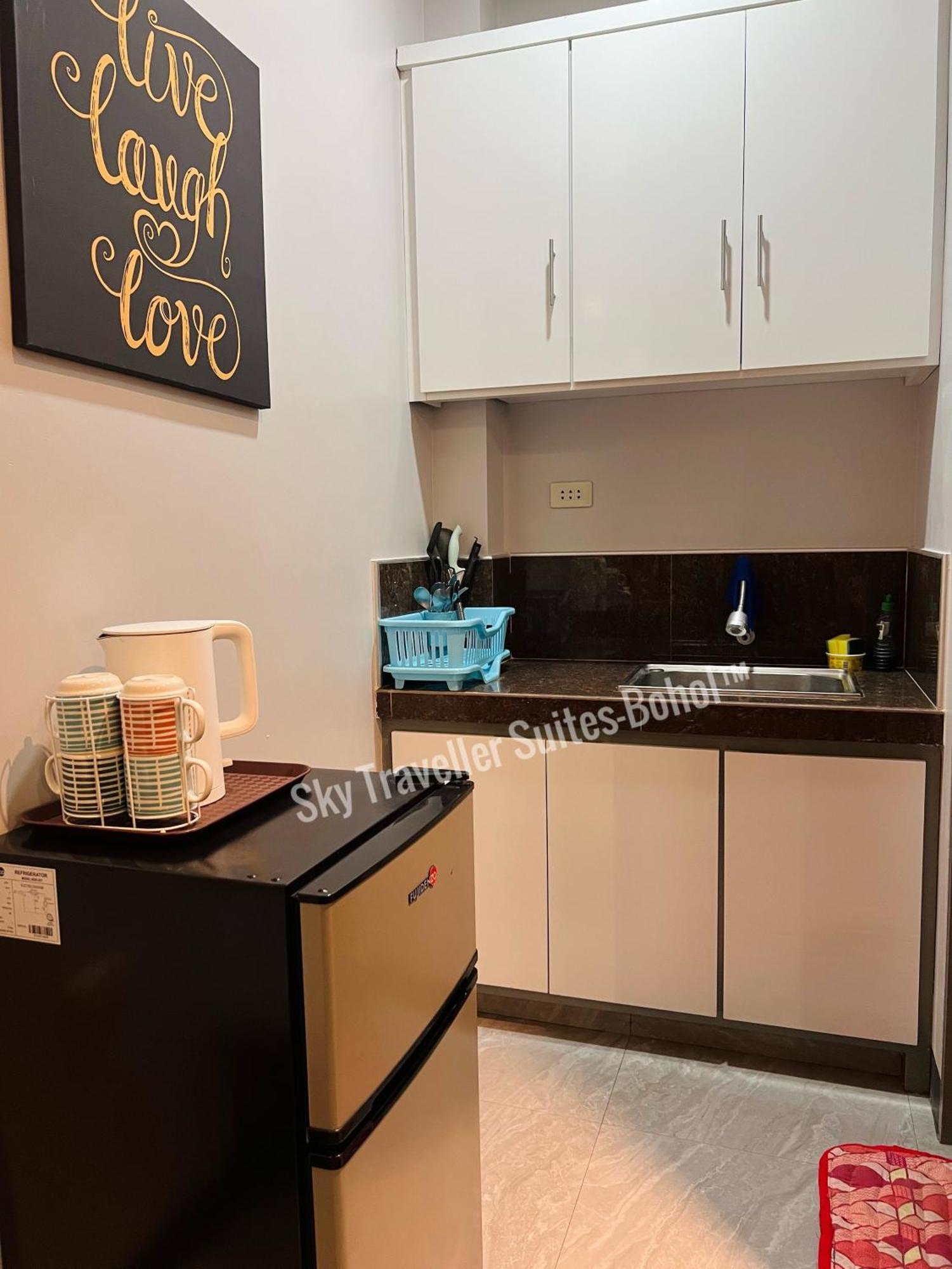 Sky Traveller Suites Panglao Bagian luar foto