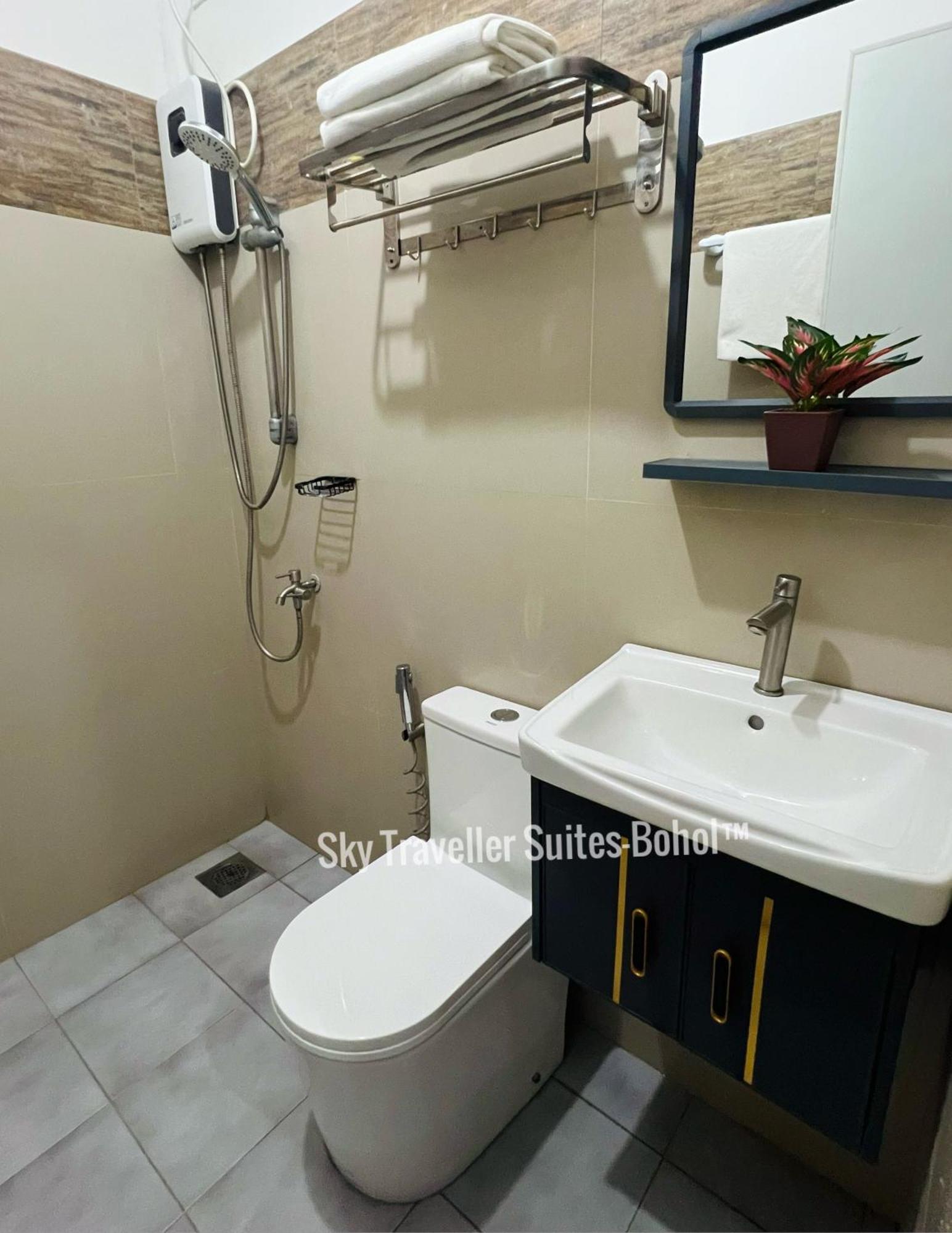 Sky Traveller Suites Panglao Bagian luar foto