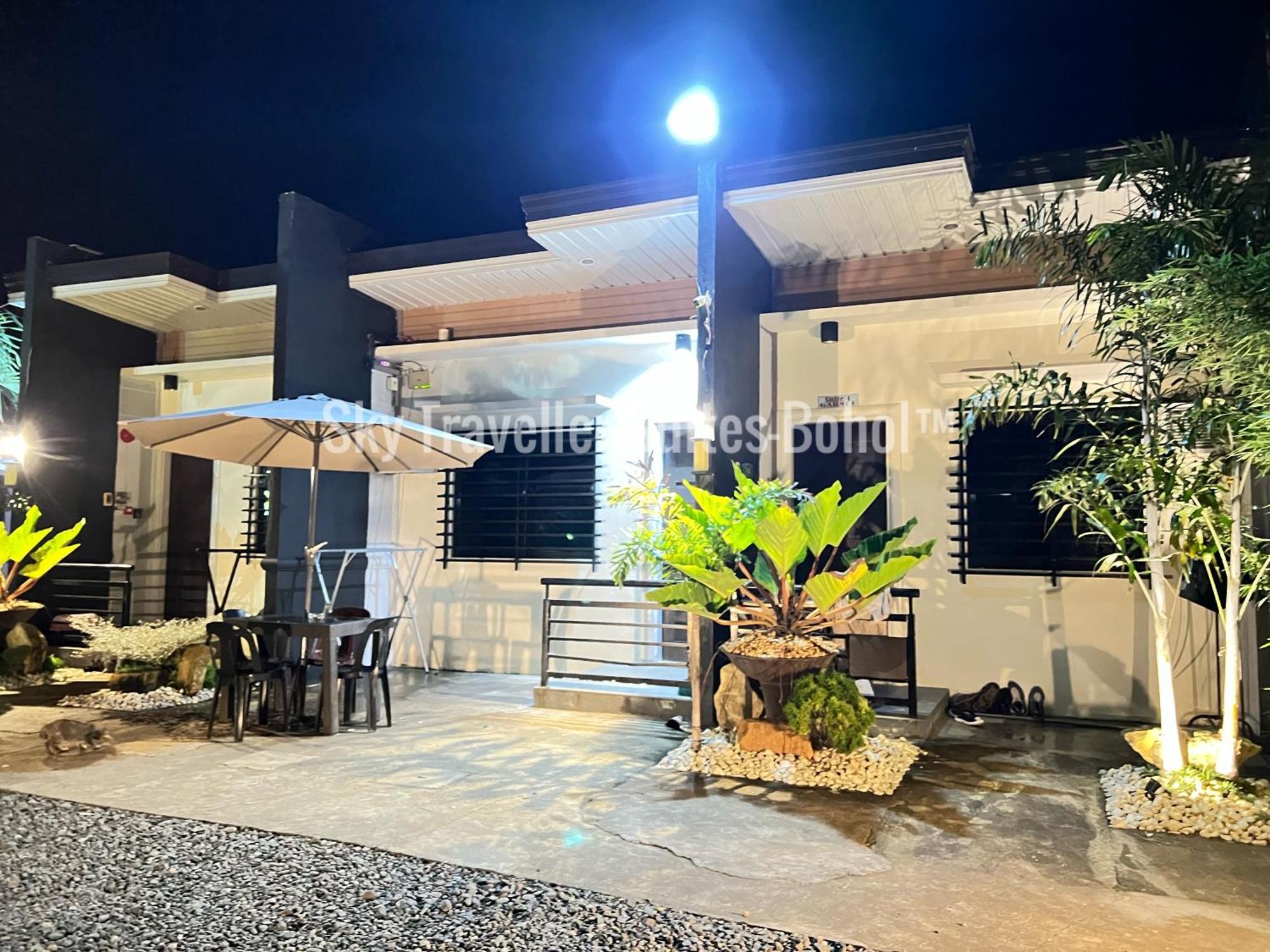 Sky Traveller Suites Panglao Bagian luar foto