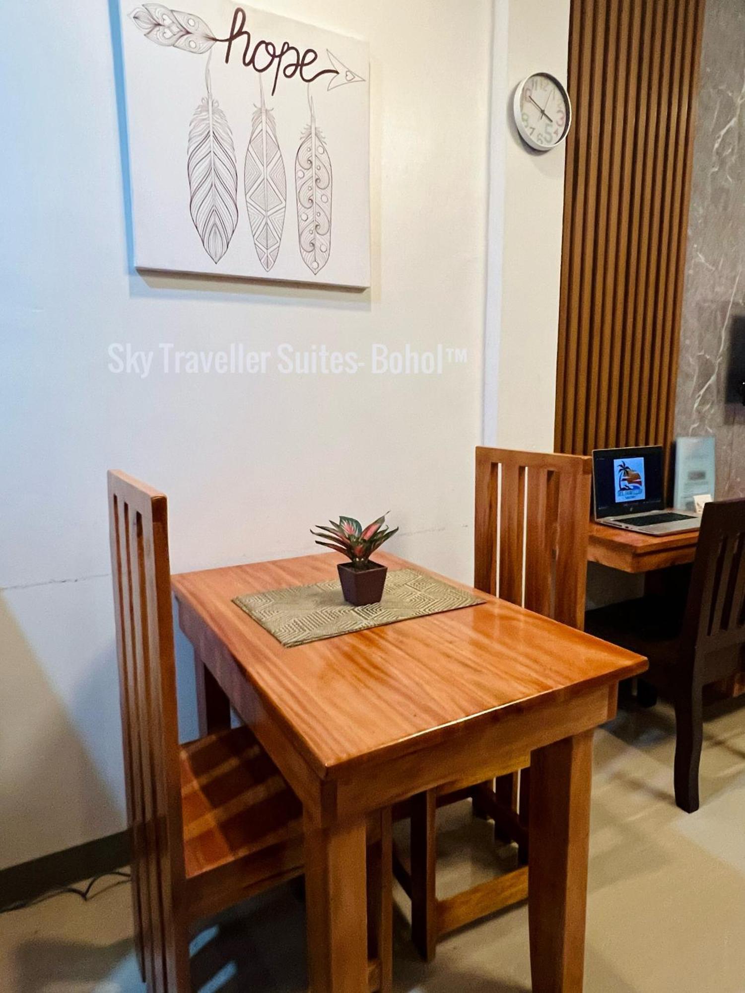 Sky Traveller Suites Panglao Bagian luar foto