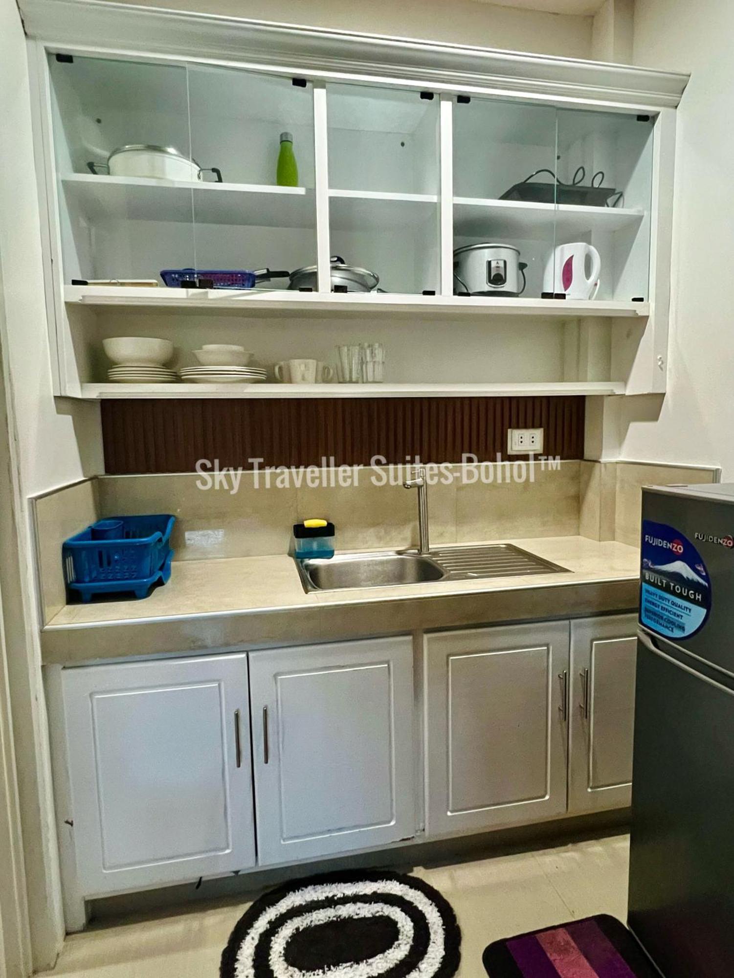 Sky Traveller Suites Panglao Bagian luar foto
