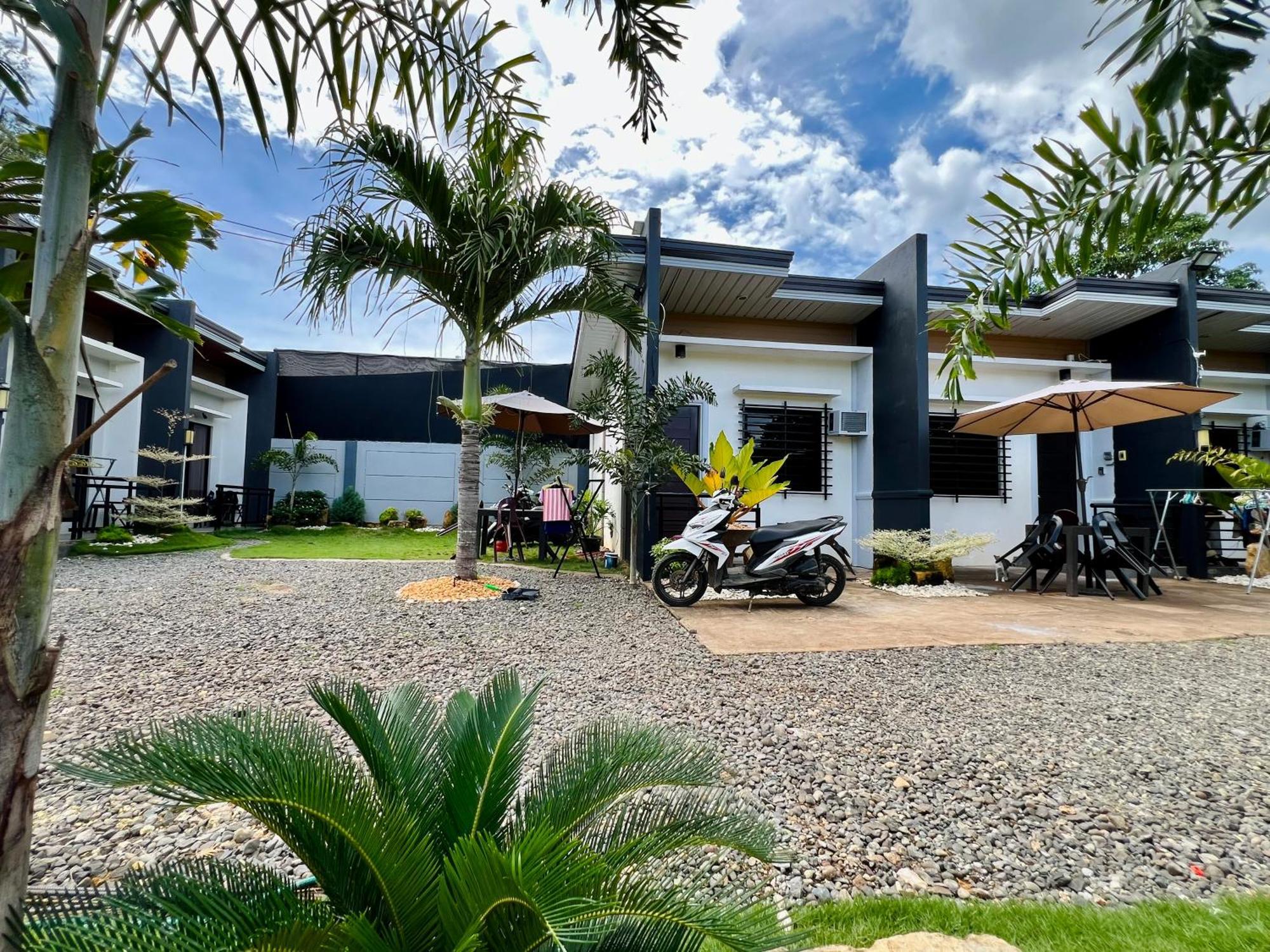 Sky Traveller Suites Panglao Bagian luar foto
